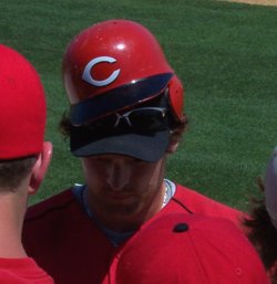 Austin Kearns: Stylin' as he signs autographs