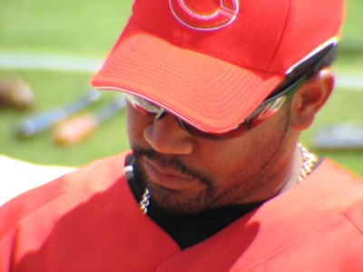 Edwin Encarnación signs for the kiddies