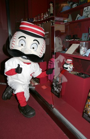 NEW YORK, NY -- On January 26, Mr. Redlegs, the official mascot of the Cincinnati Reds, stopped by the Sports Museum of America, the nation's first and only fully interactive all-sports museum, to donate a Cincinnati Reds golf club head cover and Cincinnati Red Tom Browning, aka “Mr. Perfect,” bobblehead to the Museum’s Fan Culture Gallery. Browning earned the name Mr. Perfect after pitching a perfect game on September 16, 1988 -- a 1-0 win over the Dodgers.