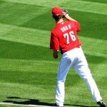 Dorn tossing before the game. Dorn tossing before the game.