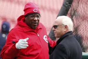 Dusty Baker talks to Walt Jocketty before a game in 2011