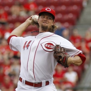 Mike Leake pitching against the Mets