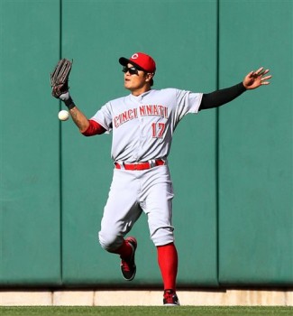 Shin-Soo Choo drops a fly ball in center field against the Cardinals.