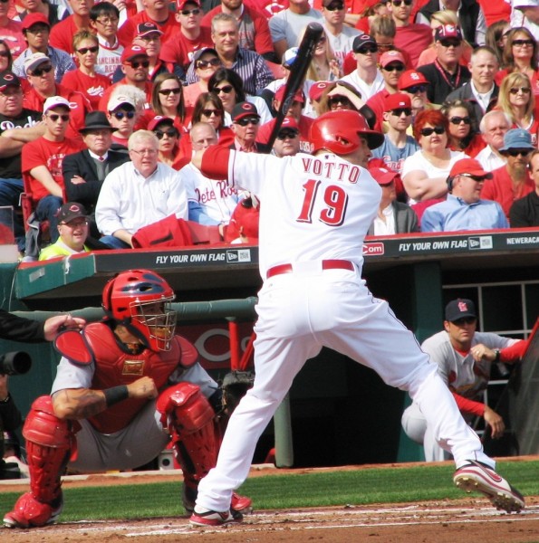 Votto about to swing at the pitch.