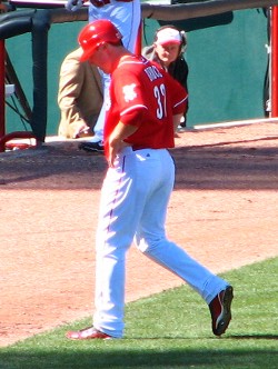 Jay Bruce ashamedly walking into the dugout